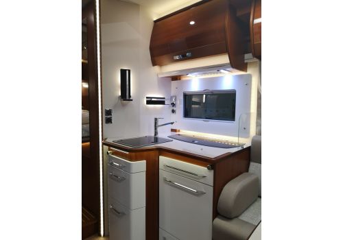 Low Profile Motorhome RAPIDO 7096 F en Sale Occasion