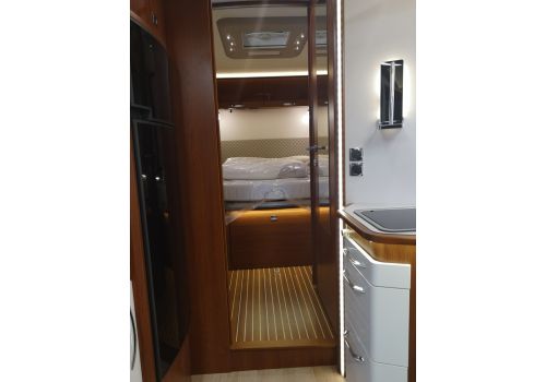 Low Profile Motorhome RAPIDO 7096 F en Sale Occasion