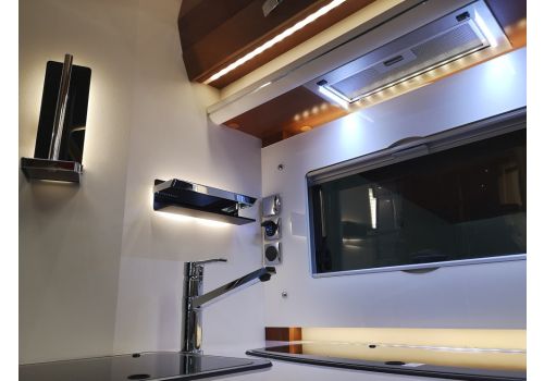 Low Profile Motorhome RAPIDO 7096 F en Sale Occasion