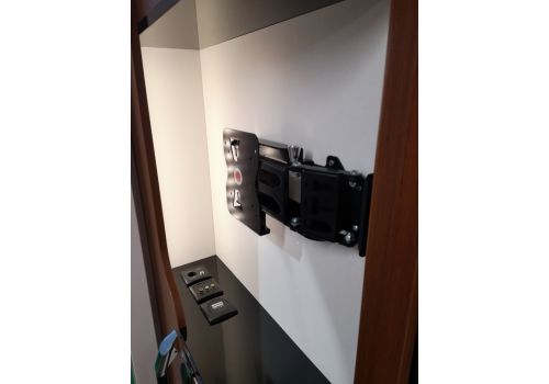 Low Profile Motorhome RAPIDO 7096 F en Sale Occasion