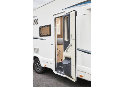 Low Profile Motorhome ITINEO PJ 700 Modelo 2021 en Sale Occasion
