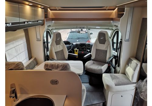 Low Profile Motorhome DETHLEFFS Trend T-6757 en Sale Occasion