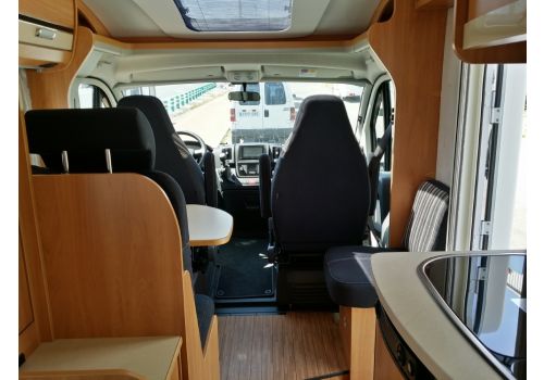 Low Profile Motorhome DETHLEFFS Globebus T-2 en Sale Occasion