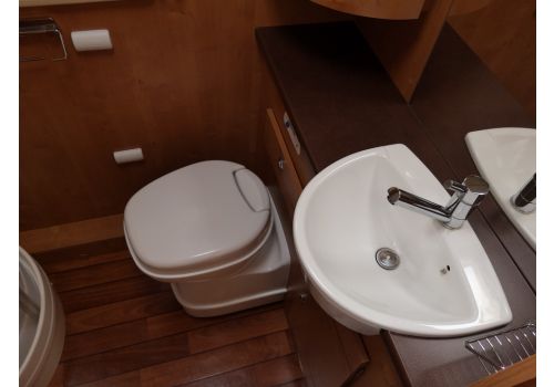 Low Profile Motorhome RAPIDO 7099 F en Sale Occasion