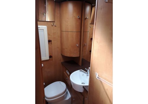 Low Profile Motorhome RAPIDO 7099 F en Sale Occasion