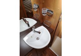 Low Profile Motorhome RAPIDO 7099 F en Sale Occasion