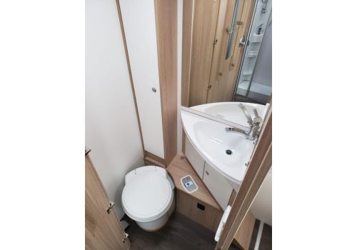 Low Profile Motorhome SUNLIGHT T 69 L en Rent