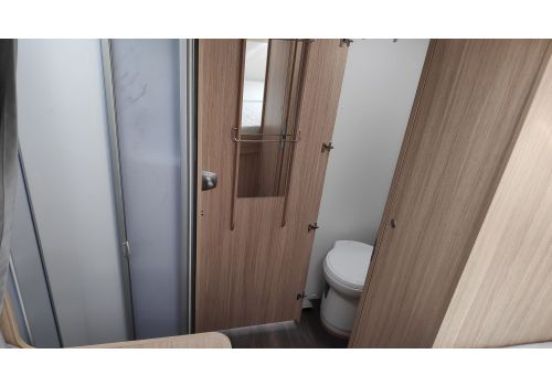 Low Profile Motorhome SUNLIGHT T-65 modelo 2019 en Catalog
