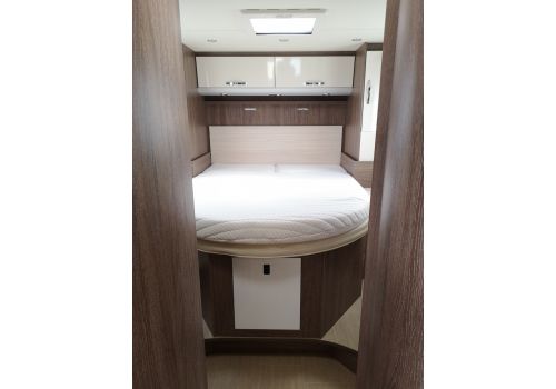 Low Profile Motorhome BURSTNER Ixeo 734 en Sale Occasion