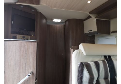 Low Profile Motorhome BURSTNER Ixeo 734 en Sale Occasion