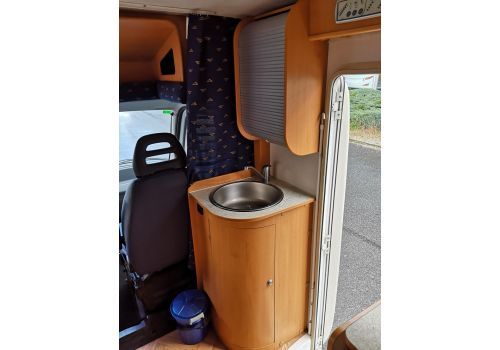 Low Profile Motorhome JOINT J 148 en Sale Occasion