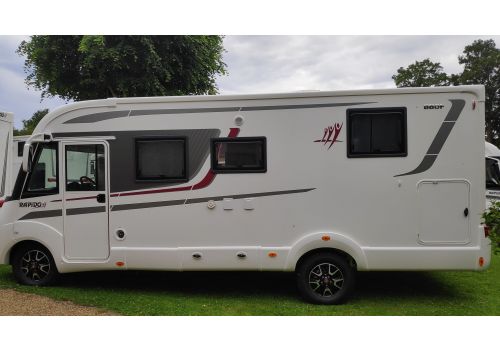 Integral Motorhome RAPIDO 880F modelo 2020 en Sale Occasion