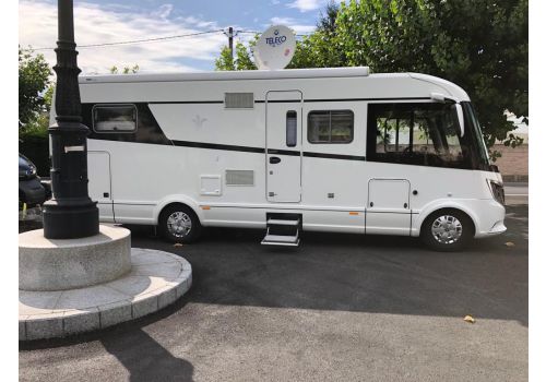 Integral Motorhome NIESMANN BISCHOFF Arto 79 F en Sale Occasion