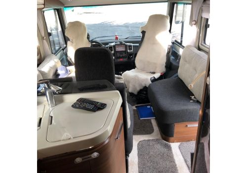 Integral Motorhome NIESMANN BISCHOFF Arto 79 F en Sale Occasion