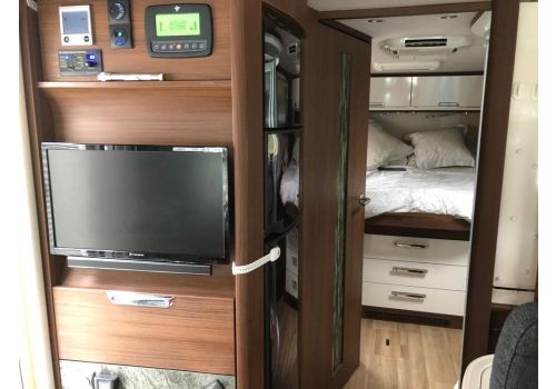 Integral Motorhome NIESMANN BISCHOFF Arto 79 F en Sale Occasion