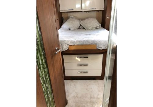 Integral Motorhome NIESMANN BISCHOFF Arto 79 F en Sale Occasion