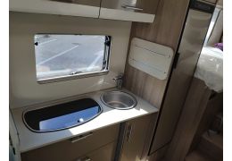 Low Profile Motorhome LMC Element T 668 G in Sale Occasion