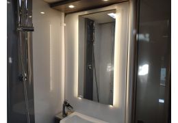 Low Profile Motorhome LMC Element T 668 G in Sale Occasion