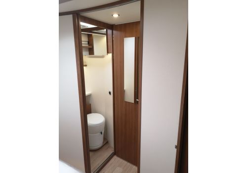 Low Profile Motorhome RAPIDO 696F Modelo 2020 en Sale Occasion