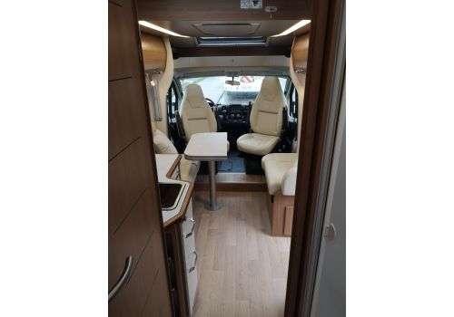 Low Profile Motorhome RAPIDO 696F Modelo 2020 en Sale Occasion