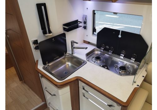 Low Profile Motorhome RAPIDO 696F Modelo 2020 en Sale Occasion