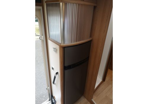 Low Profile Motorhome RAPIDO 696F Modelo 2020 en Sale Occasion