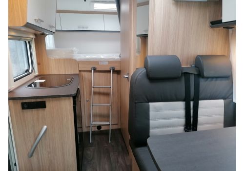Low Profile Motorhome SUNLIGHT V60 modelo 2022 en Sale Occasion