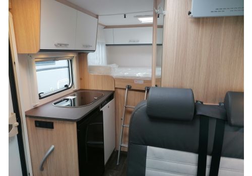 Low Profile Motorhome SUNLIGHT V60 modelo 2022 en Sale Occasion