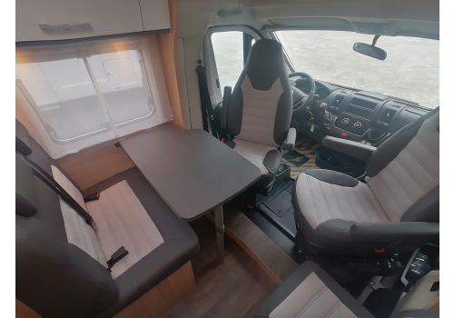 Low Profile Motorhome SUNLIGHT V60 modelo 2022 en Sale Occasion