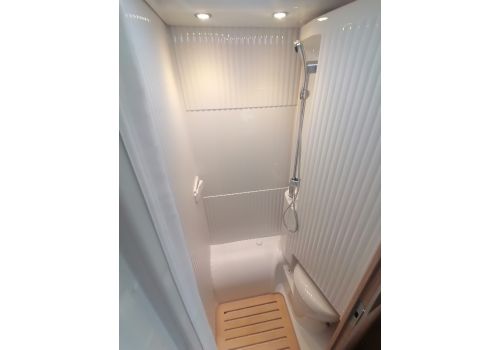 Low Profile Motorhome SUNLIGHT V60 modelo 2022 en Sale Occasion