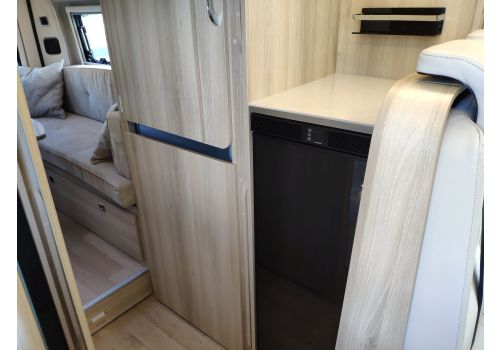 Camper Van DREAMER Select Living Van 2020 en Catalog