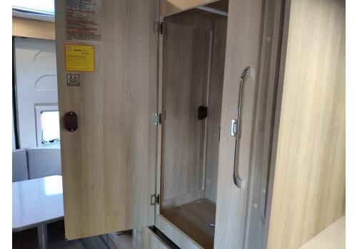 Camper Van DREAMER Select Living Van 2020 en Catalog