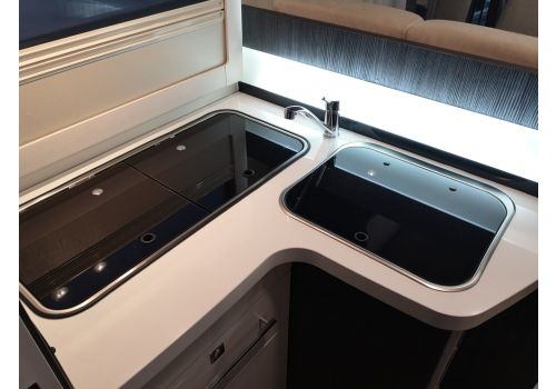 Low Profile Motorhome BENIMAR Mileo 242 en Sale Occasion