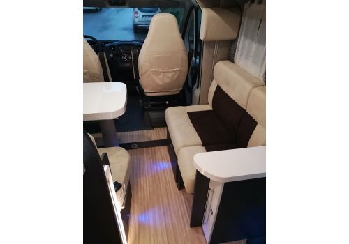 Low Profile Motorhome BENIMAR Mileo 242 en Sale Occasion