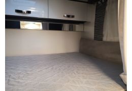 Low Profile Motorhome BENIMAR Mileo 242 en Sale Occasion