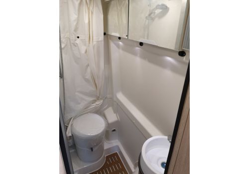 Camper Van RAPIDO V62 modelo 2020 en Sale Occasion