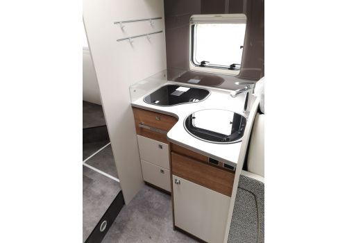 Low Profile Motorhome DETHLEFFS T 7057 DBM modelo 2020 en Sale Occasion