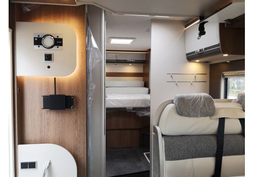 Low Profile Motorhome DETHLEFFS T 7057 DBM modelo 2020 en Sale Occasion