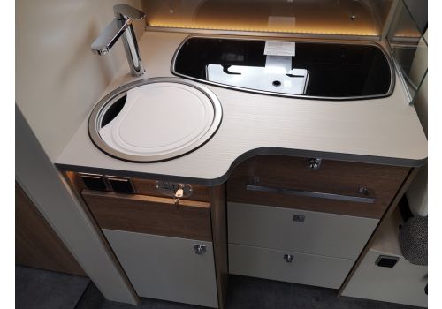 Low Profile Motorhome DETHLEFFS Trend T 7057 DBL modelo 2020 en Sale Occasion
