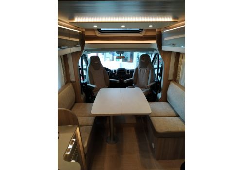 Low Profile Motorhome LMC Element T 758 G en Sale Occasion