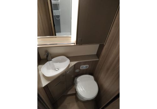 Low Profile Motorhome LMC Element T 758 G en Sale Occasion
