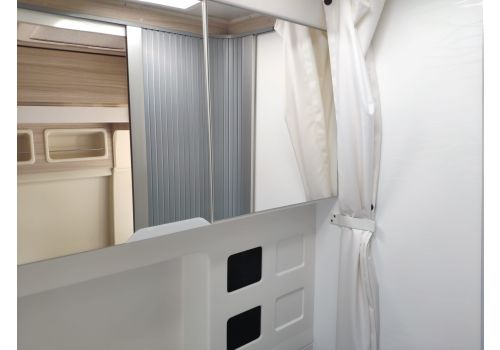 Camper Van DREAMER Camper Five FUN modelo 2020 en Sale Occasion