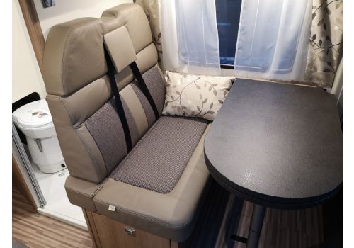 Camper Van MALIBU 640 LE Charming en Sale Occasion