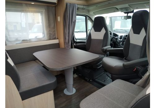 Low Profile Motorhome SUNLIGHT T 68 Modelo 2020 en Sale Occasion