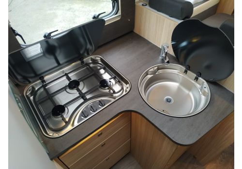 Low Profile Motorhome SUNLIGHT T 68 Modelo 2020 en Sale Occasion