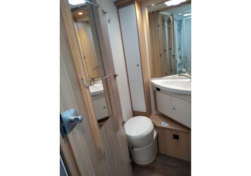 Low Profile Motorhome SUNLIGHT T 68 Modelo 2020 en Sale Occasion