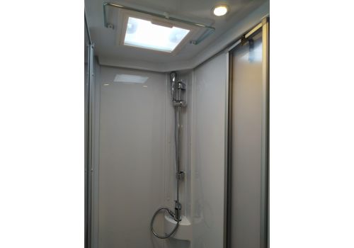 Low Profile Motorhome SUNLIGHT T 68 Modelo 2020 en Sale Occasion