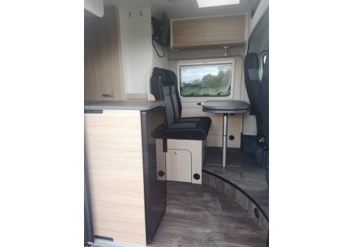 Camper Van SUNLIGHT Cliff 600 modelo 2020 en Sale Occasion