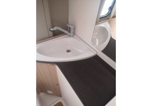 Camper Van SUNLIGHT Cliff 600 modelo 2020 en Sale Occasion