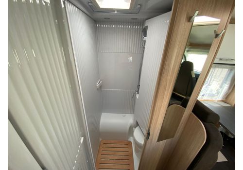 Low Profile Motorhome SUNLIGHT V66 en Sale Occasion